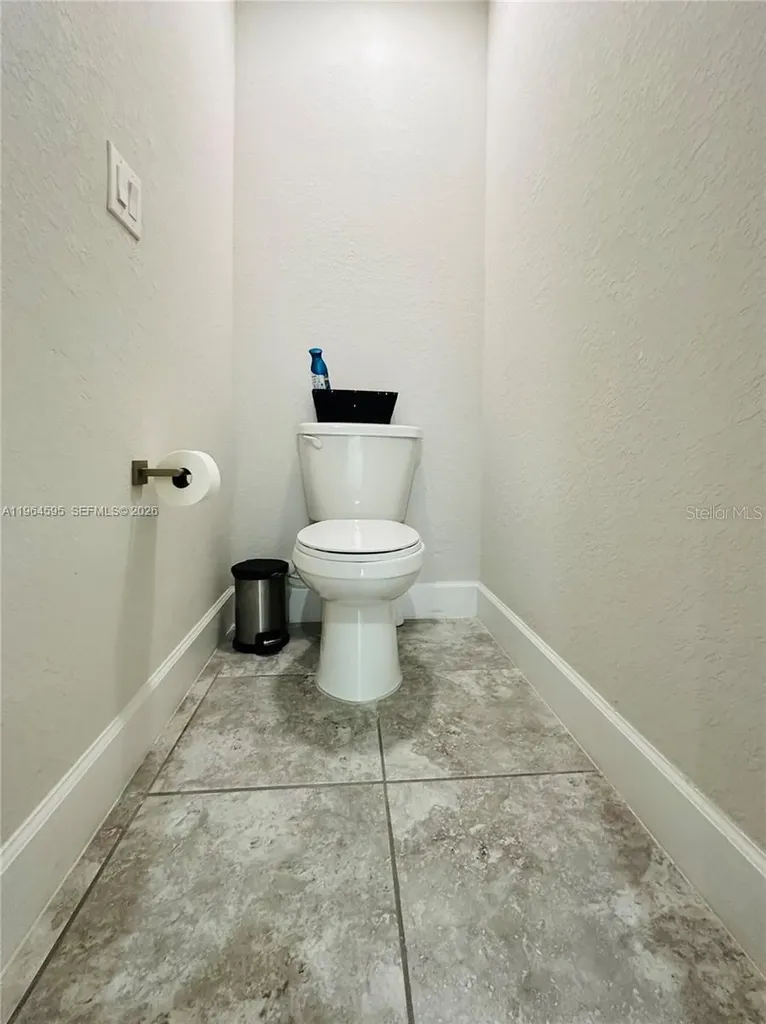 1137 NE 4th Place Cape Coral FL 33909