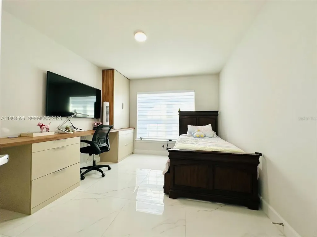 1137 NE 4th Place Cape Coral FL 33909