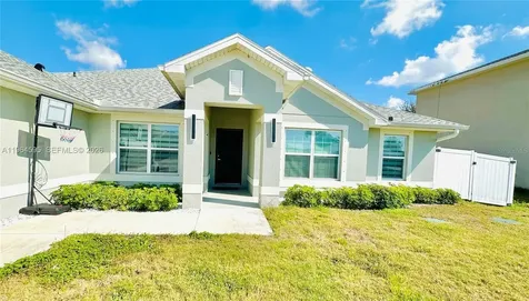 1137 NE 4th Place Cape Coral FL 33909