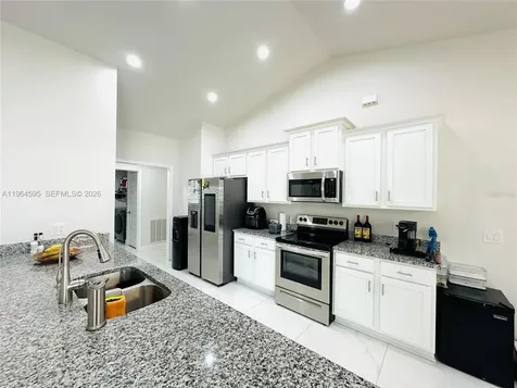 1137 NE 4th Place Cape Coral FL 33909