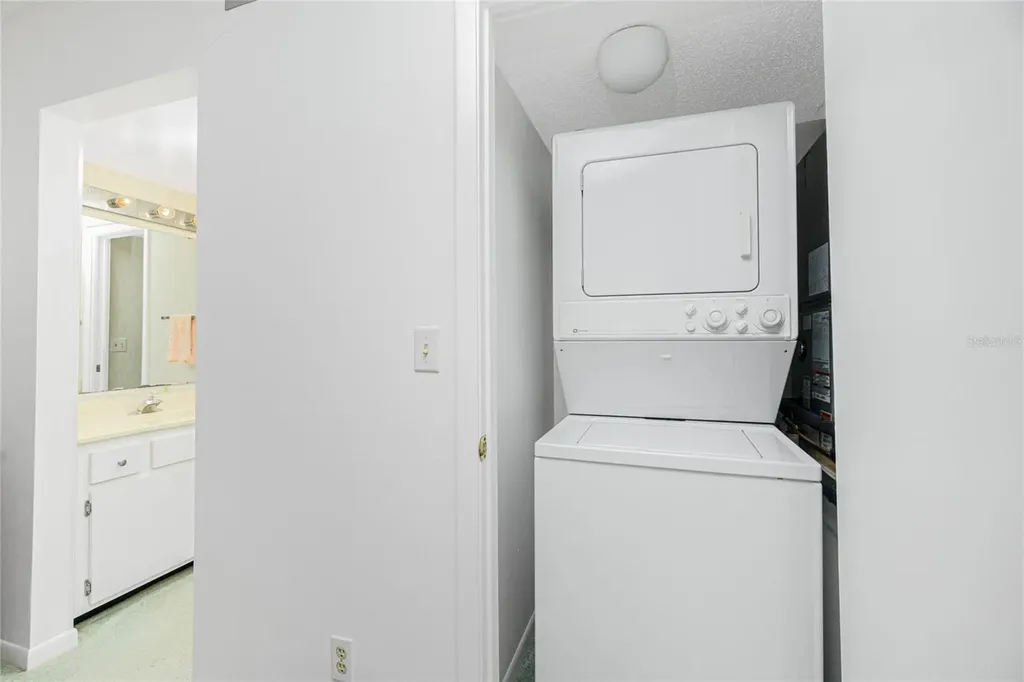1551 Beach Road Englewood FL 34223