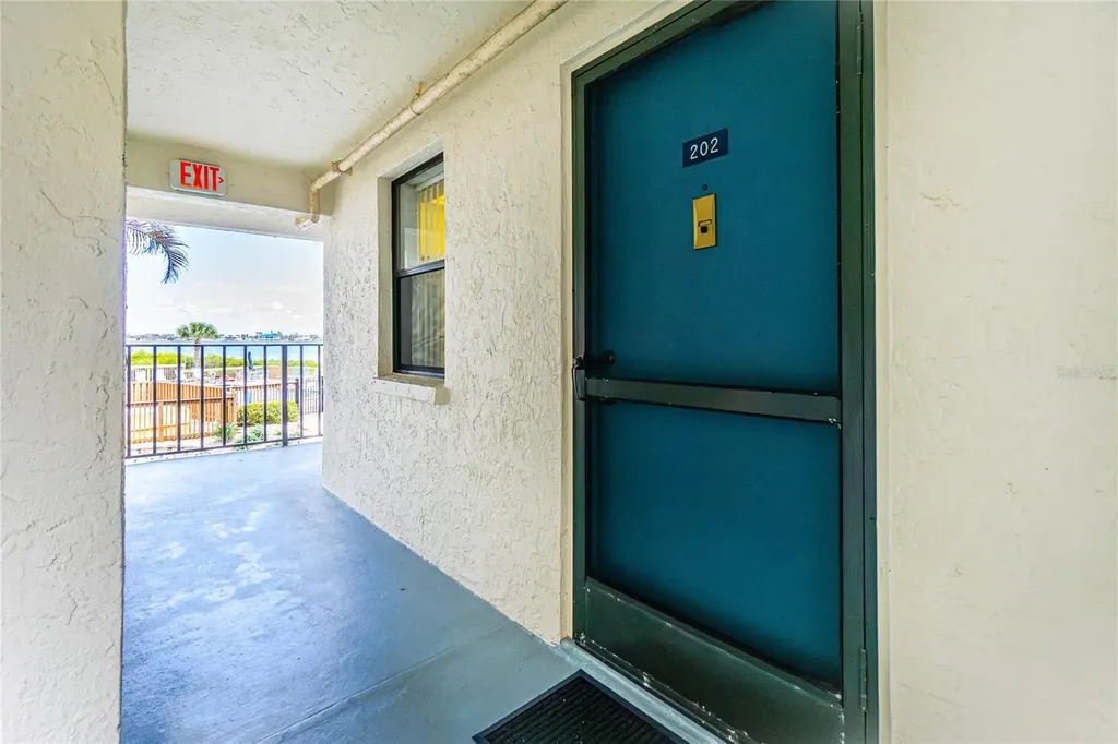 1551 Beach Road Englewood FL 34223