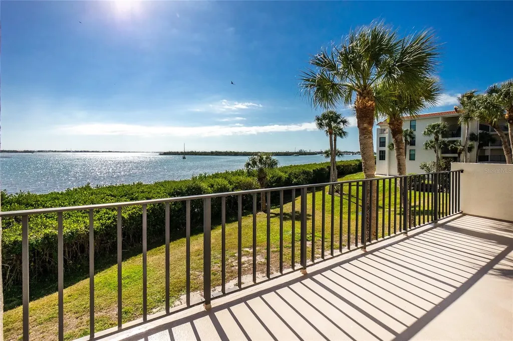 1551 Beach Road Englewood FL 34223