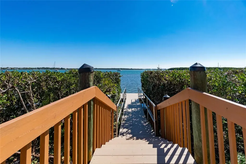 1551 Beach Road Englewood FL 34223