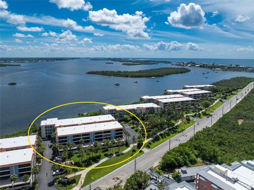 1551 Beach Road Englewood FL 34223