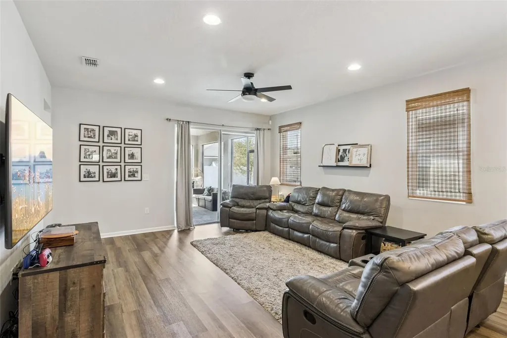 303 Buchannan Drive Davenport FL 33837