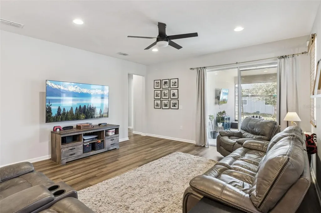 303 Buchannan Drive Davenport FL 33837