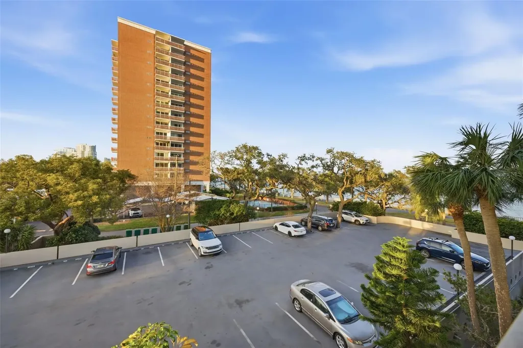 4141 Bayshore Boulevard Tampa FL 33611
