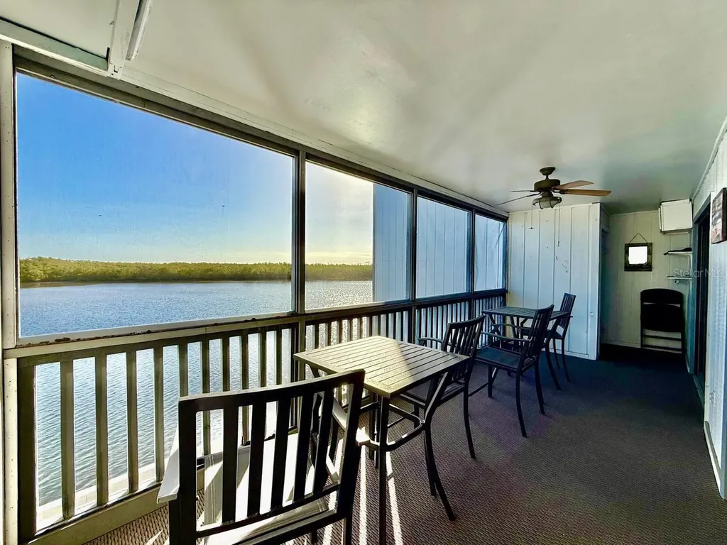 821 Bahia Del Sol Drive Ruskin FL 33570