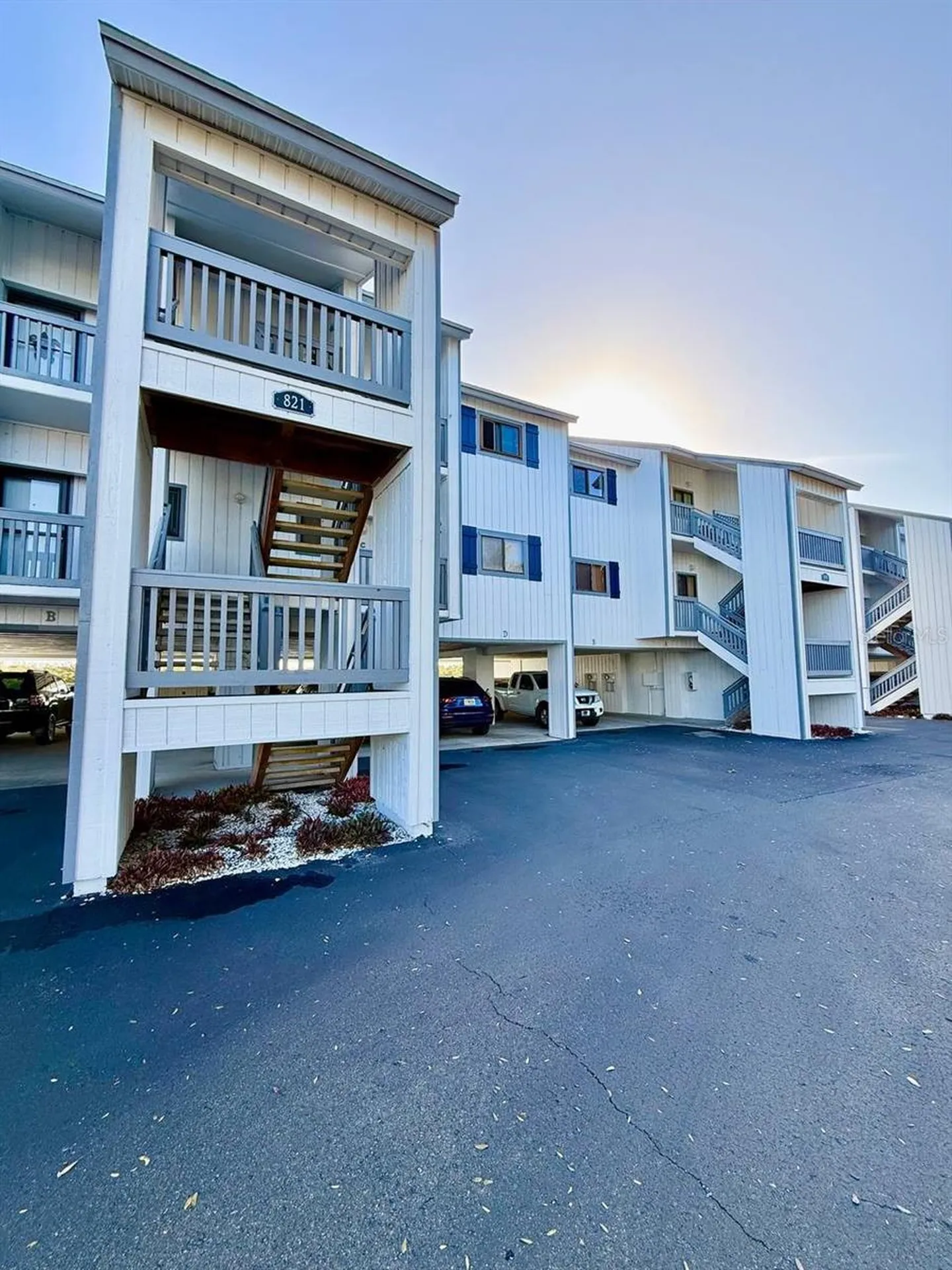 821 Bahia Del Sol Drive Ruskin FL 33570