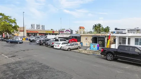 Local 1, Urb. La Rosaleda Avenue Boulevard Monroig Toa Baja PR 00949