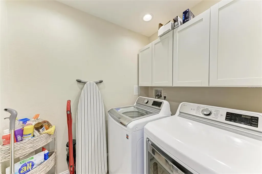 5507 Contento Drive Sarasota FL 34242