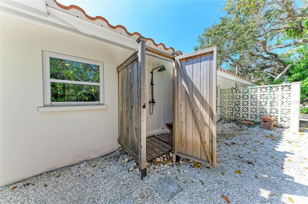 5507 Contento Drive Sarasota FL 34242