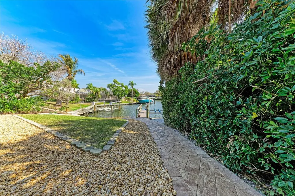 5507 Contento Drive Sarasota FL 34242