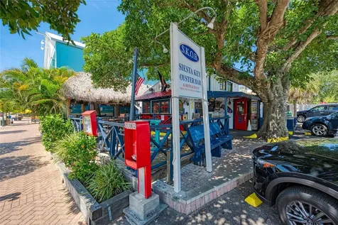 5507 Contento Drive Sarasota FL 34242