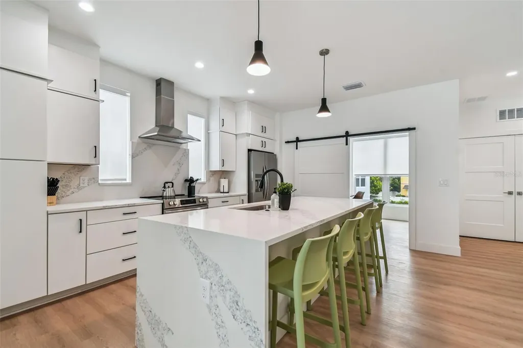 3840 Pompano Drive SE St Petersburg FL 33705