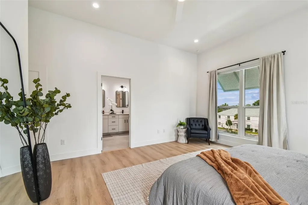 3840 Pompano Drive SE St Petersburg FL 33705