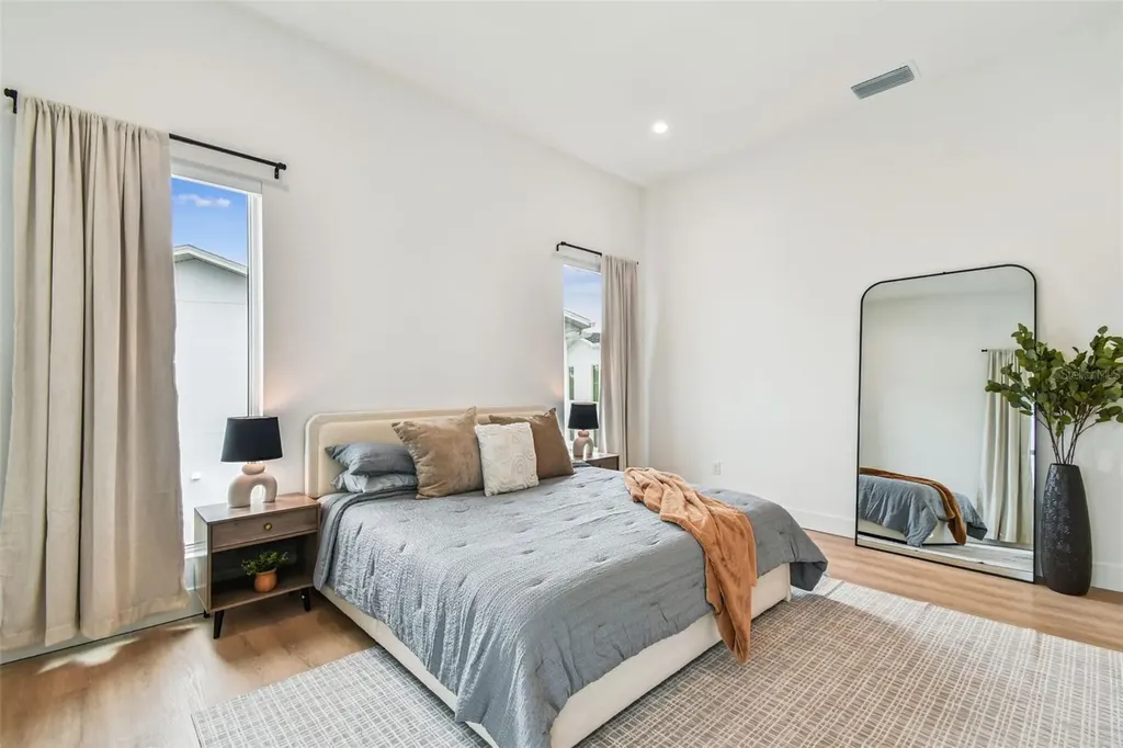 3840 Pompano Drive SE St Petersburg FL 33705