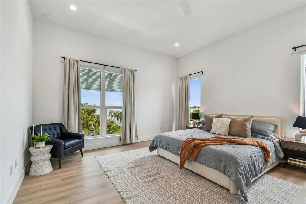 3840 Pompano Drive SE St Petersburg FL 33705