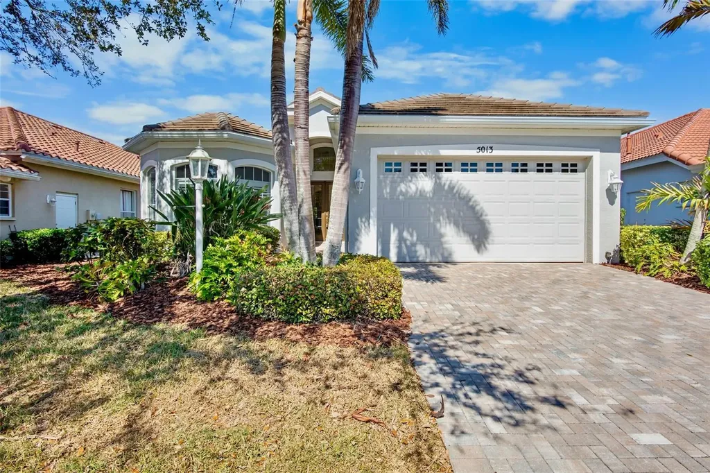 5013 Hanging Moss Lane Sarasota FL 34238