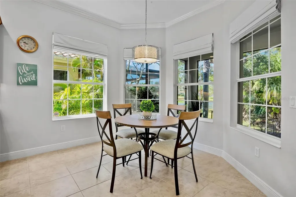5013 Hanging Moss Lane Sarasota FL 34238