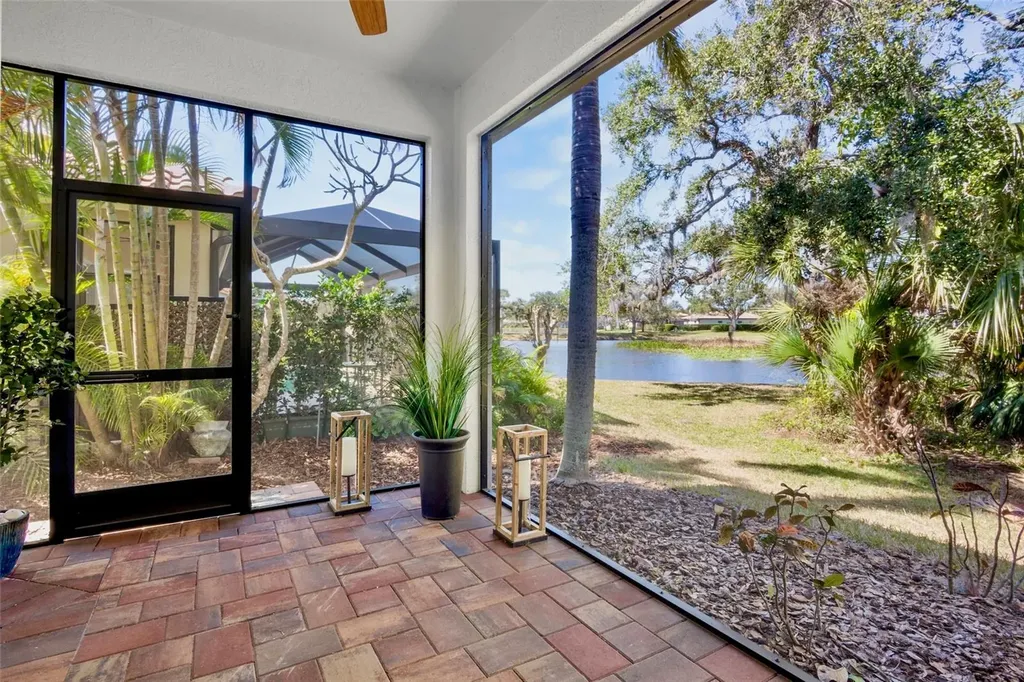 5013 Hanging Moss Lane Sarasota FL 34238