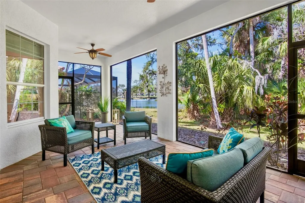 5013 Hanging Moss Lane Sarasota FL 34238