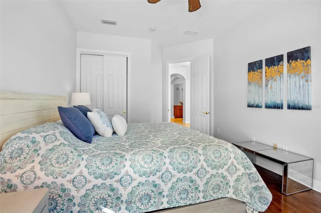 5013 Hanging Moss Lane Sarasota FL 34238