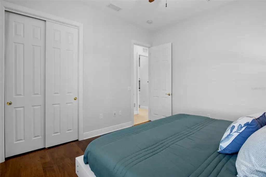 5013 Hanging Moss Lane Sarasota FL 34238