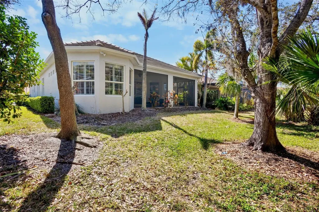 5013 Hanging Moss Lane Sarasota FL 34238