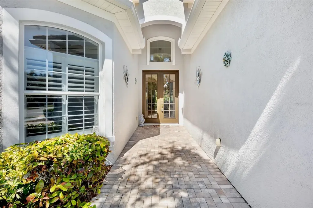 5013 Hanging Moss Lane Sarasota FL 34238