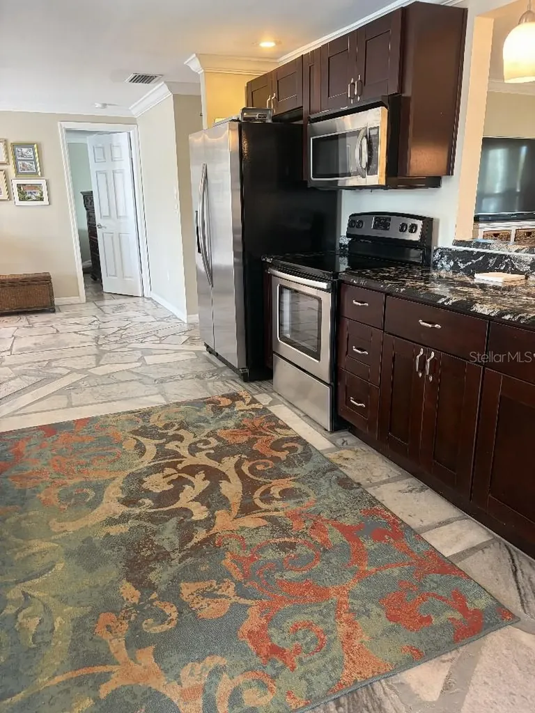 408 Lakeview Drive Oldsmar FL 34677