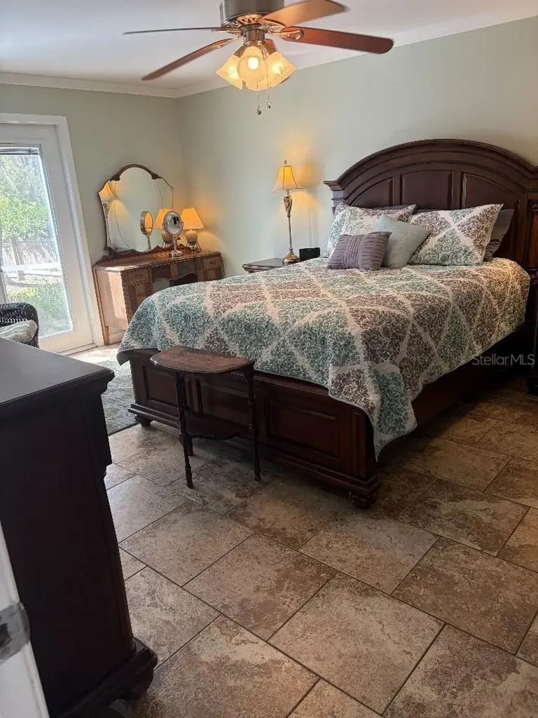408 Lakeview Drive Oldsmar FL 34677