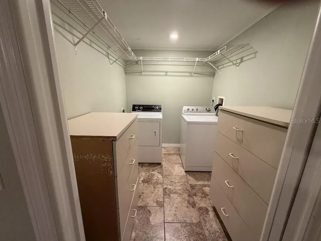 408 Lakeview Drive Oldsmar FL 34677