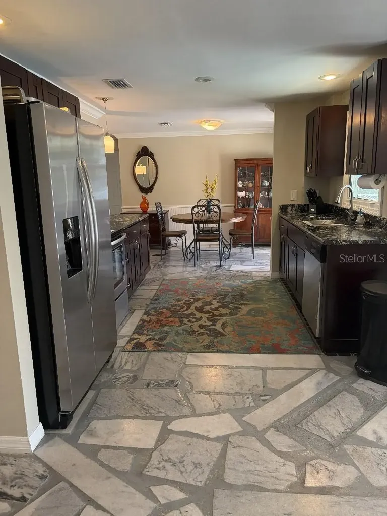 408 Lakeview Drive Oldsmar FL 34677