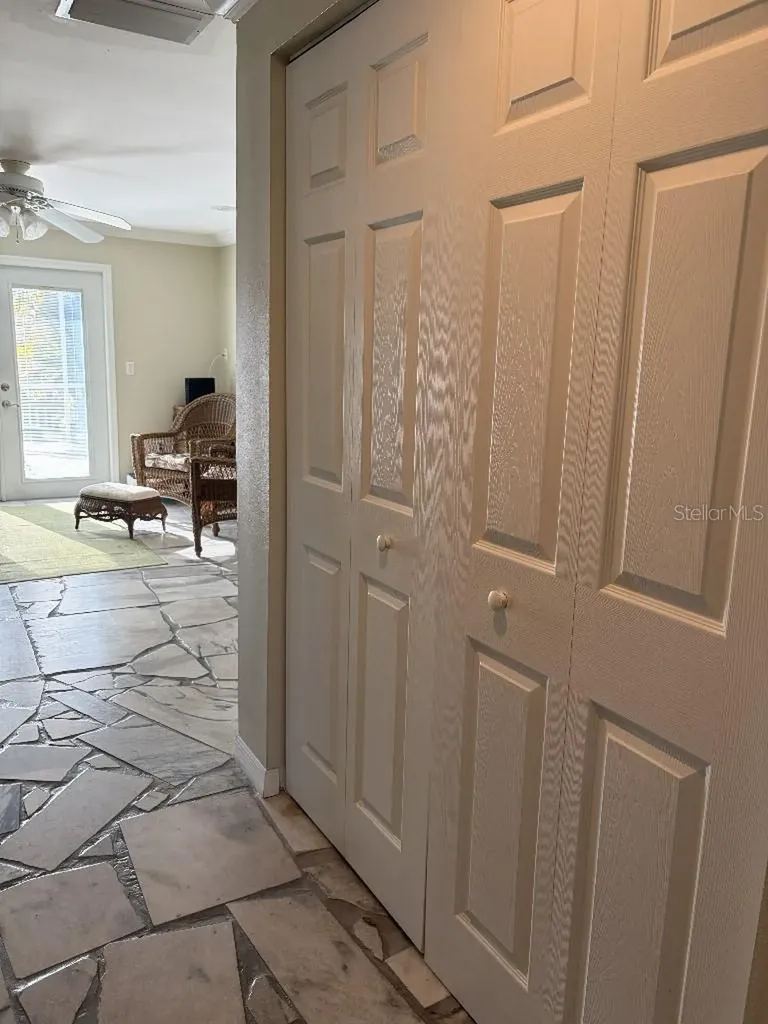 408 Lakeview Drive Oldsmar FL 34677