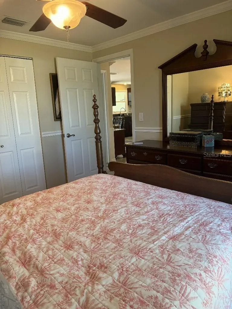 408 Lakeview Drive Oldsmar FL 34677