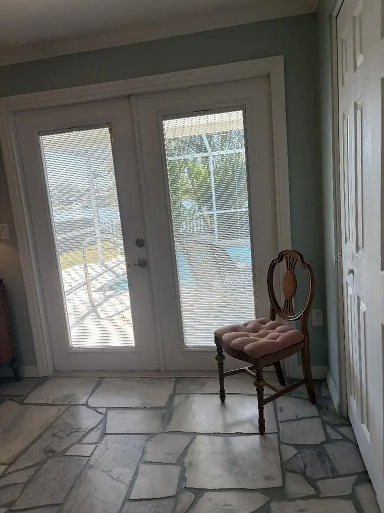 408 Lakeview Drive Oldsmar FL 34677