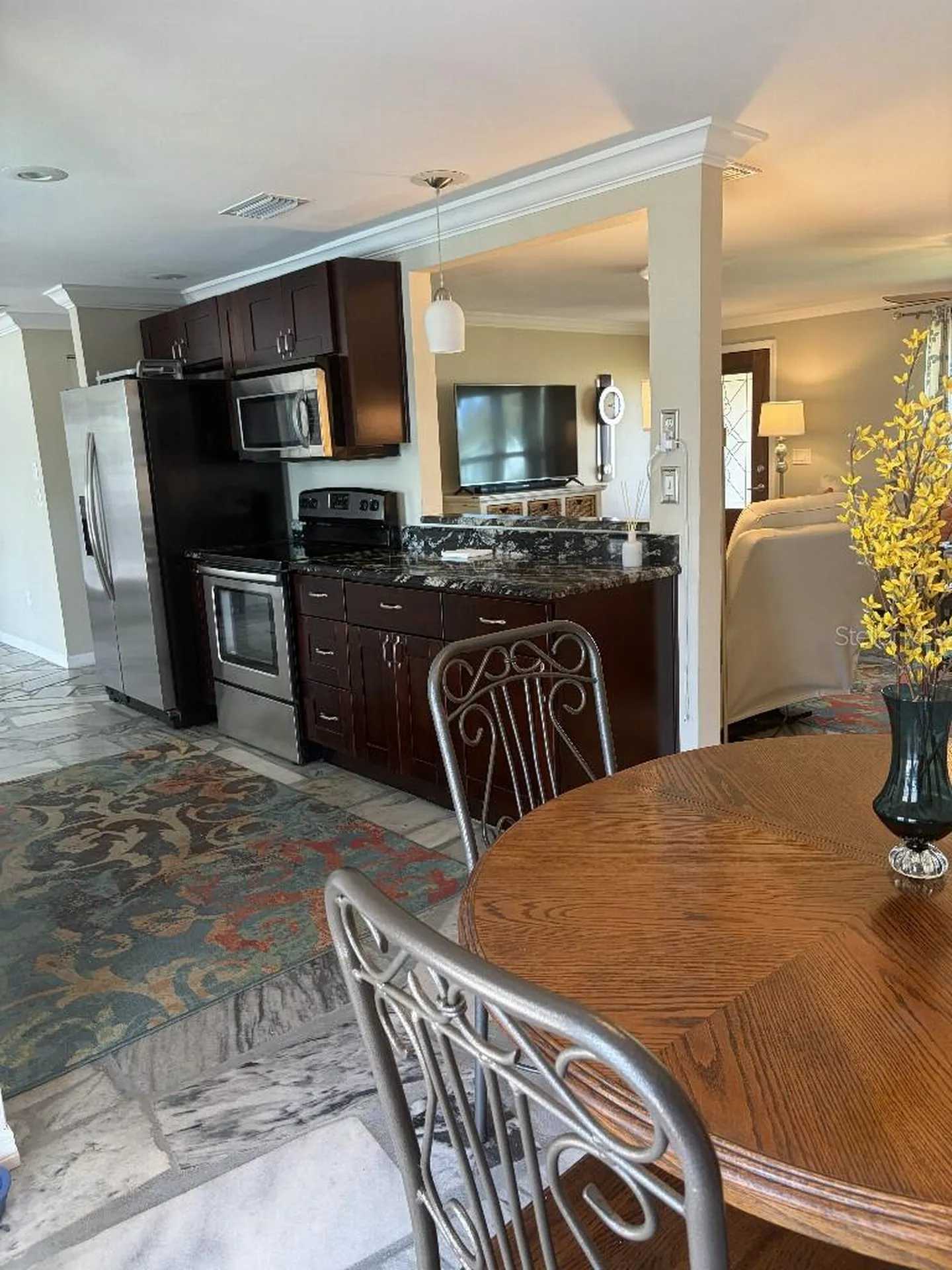408 Lakeview Drive Oldsmar FL 34677