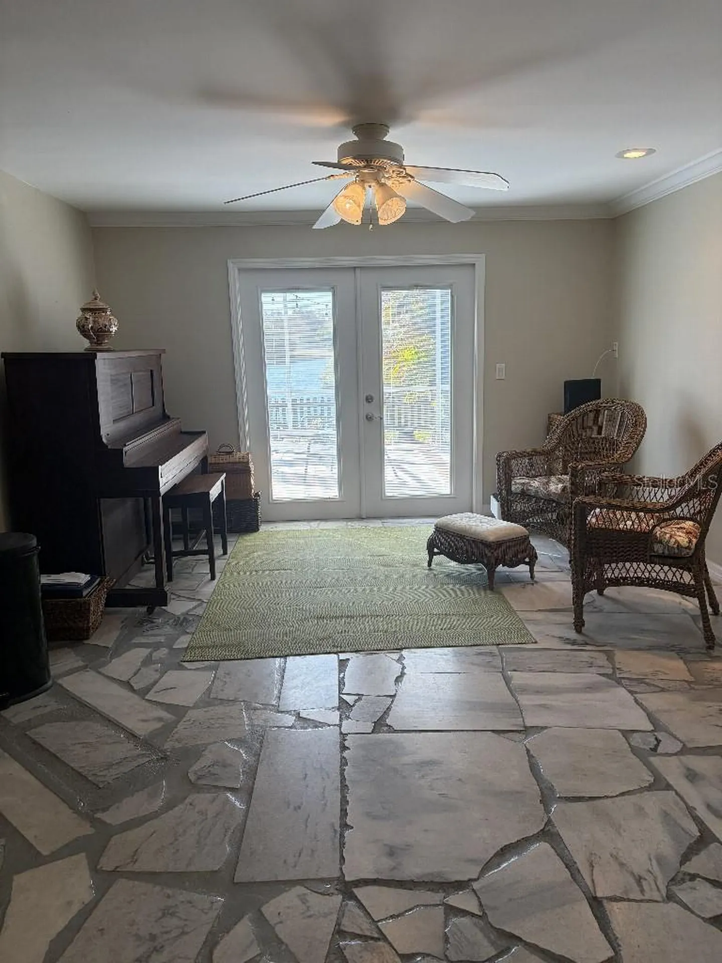 408 Lakeview Drive Oldsmar FL 34677