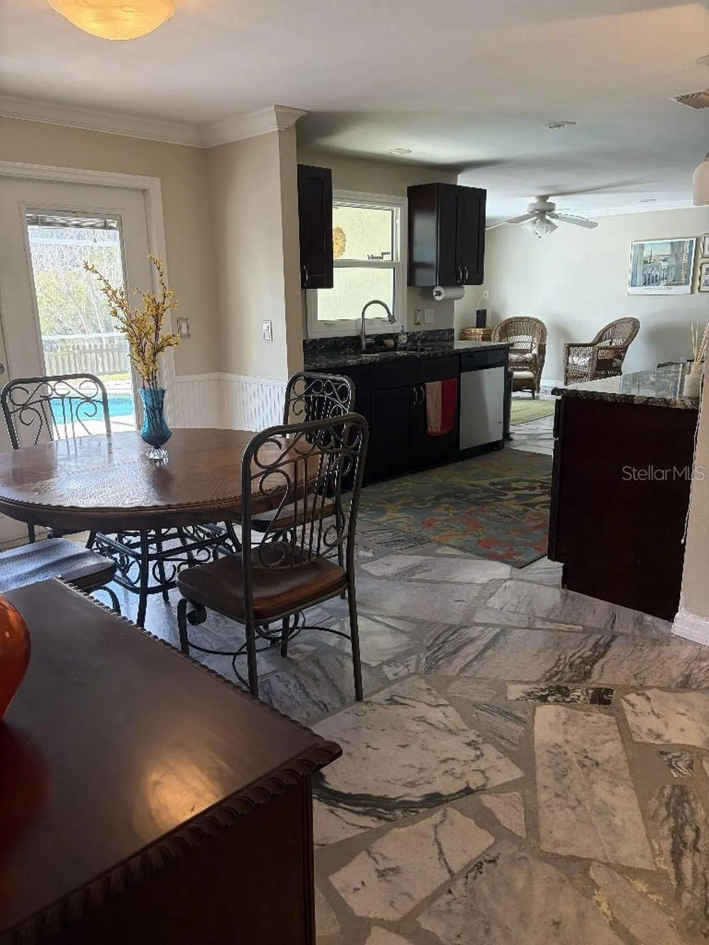 408 Lakeview Drive Oldsmar FL 34677