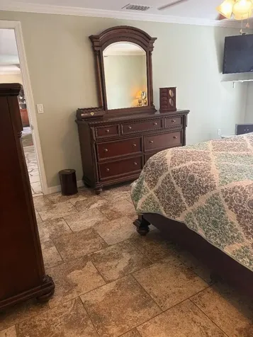 408 Lakeview Drive Oldsmar FL 34677
