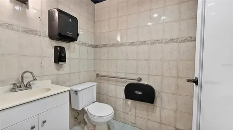 Avenue Boulevard Monroig Urb. La Rosaleda Ea10 Toa Baja PR 00949
