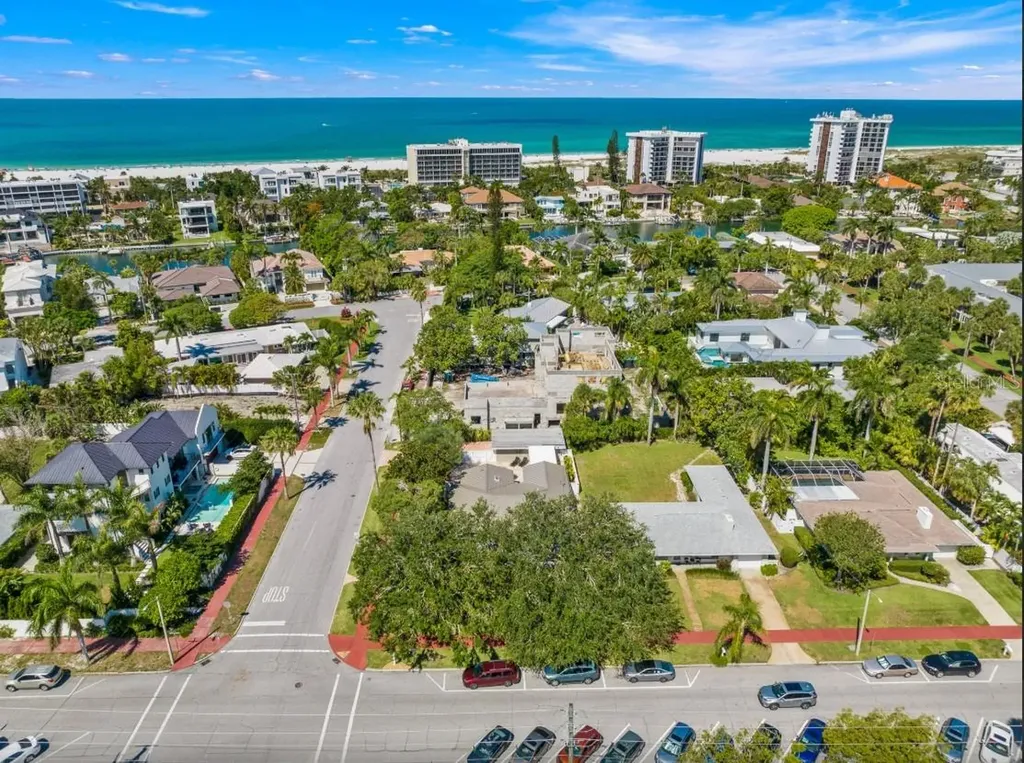 140 S Blvd Of The Presidents Sarasota FL 34236