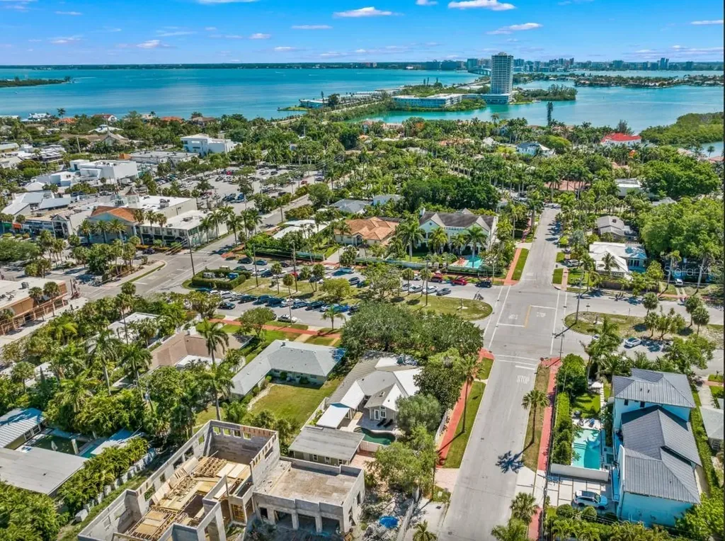 140 S Blvd Of The Presidents Sarasota FL 34236