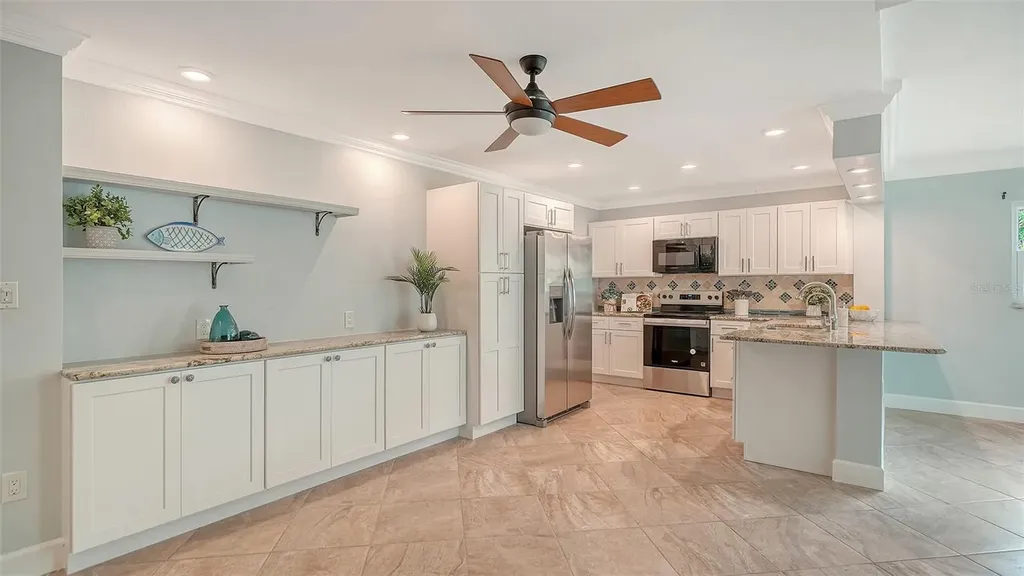 225 Hourglass Way Sarasota FL 34242