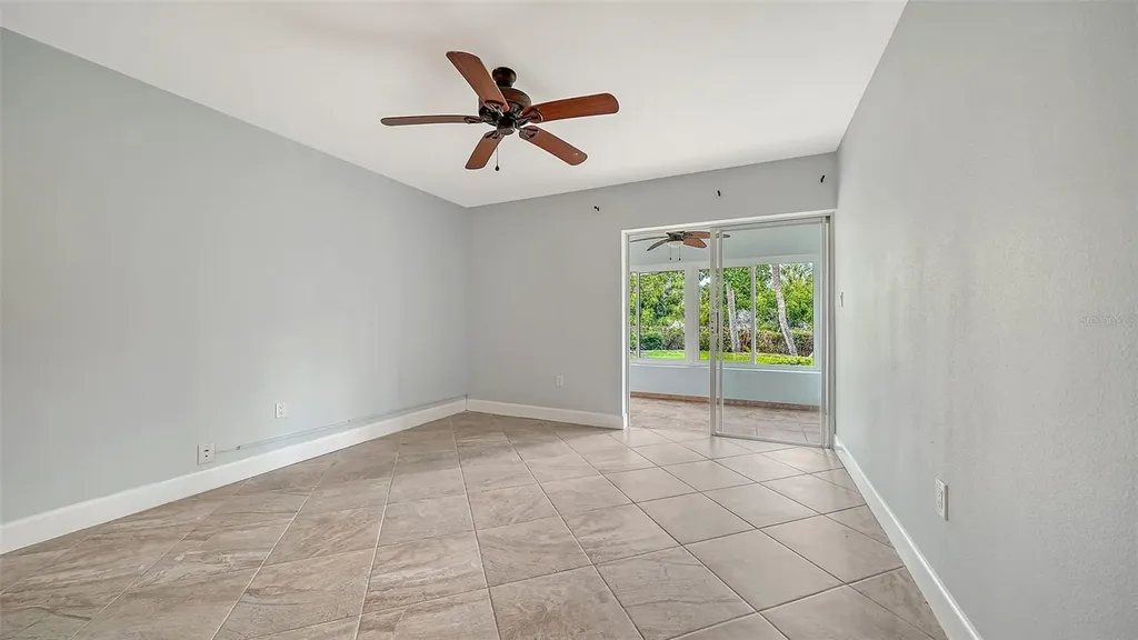 225 Hourglass Way Sarasota FL 34242