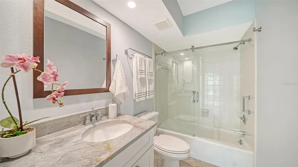 225 Hourglass Way Sarasota FL 34242