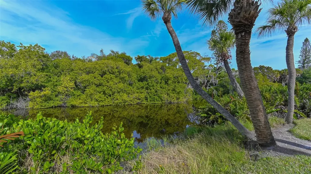 225 Hourglass Way Sarasota FL 34242