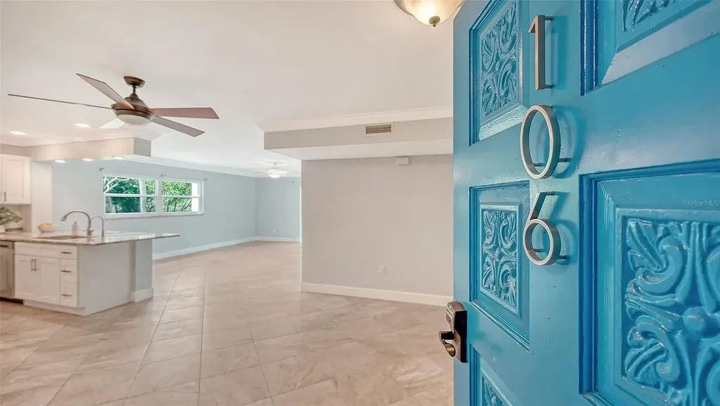 225 Hourglass Way Sarasota FL 34242